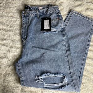 Pretty little Thing distressed Mom Jeans